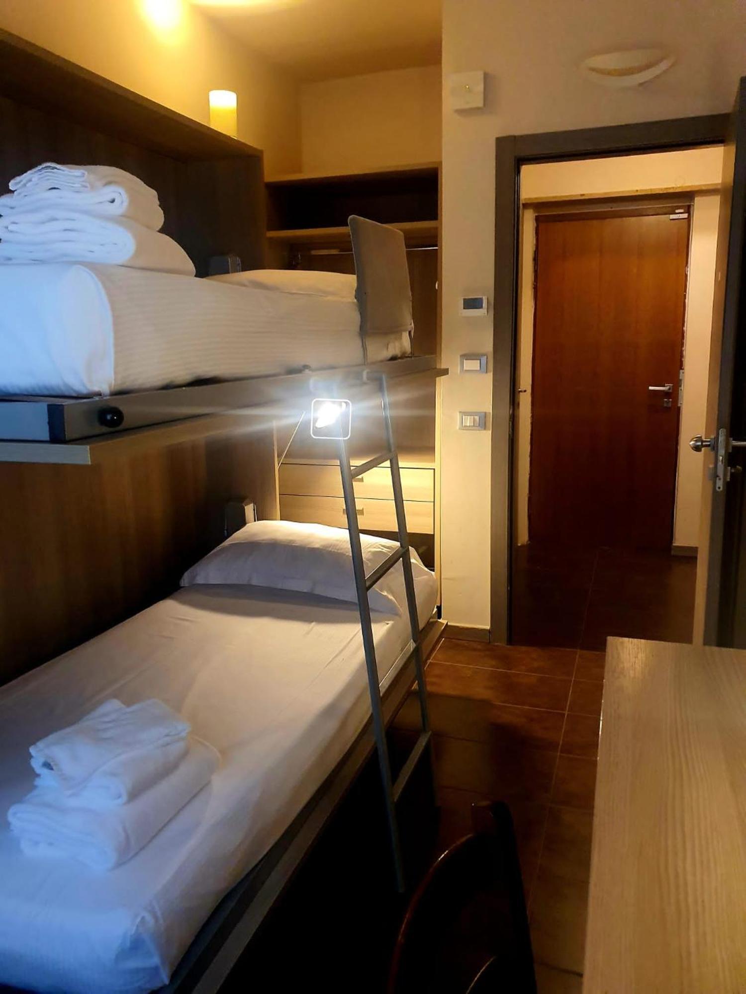 Hll Hotel Lungolago Lecco-Como Lake Zimmer foto