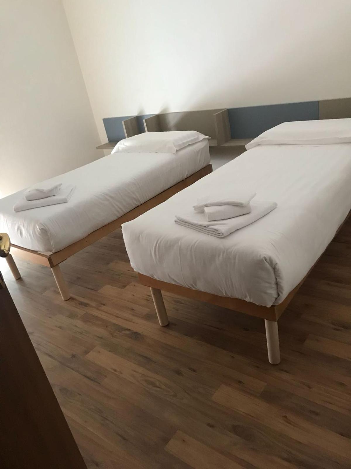 Hll Hotel Lungolago Lecco-Como Lake Zimmer foto